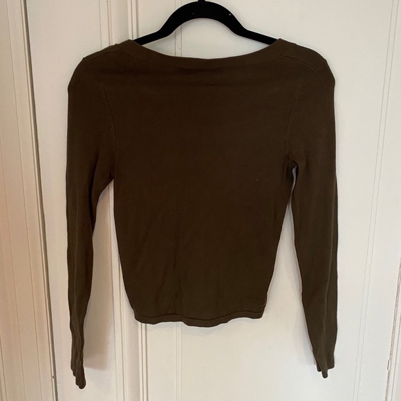 Dark Green Forever 21 Long-Sleeved V-Neck Top - Picture 4 of 4